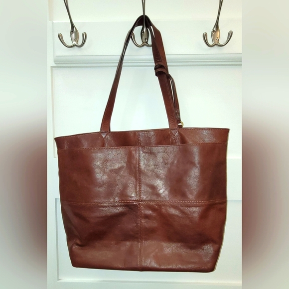 Lucky Brand Kora Leather Zippered Shoulder Bag w/Leather Wristlet Included - Picture 2 of 14